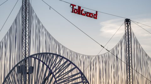Tollwood Winterfestival 2022 | Zeltsilhouette Mercato Platz von Andrey von Schlippe