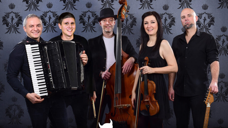 Treibauf Andechser Zelt Tollwood Festival C Leonard B