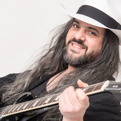 Raffaele Quarta Band Craft Biergarten Wueda Hund Tollwood Muenchen Foto Bernie Pilz