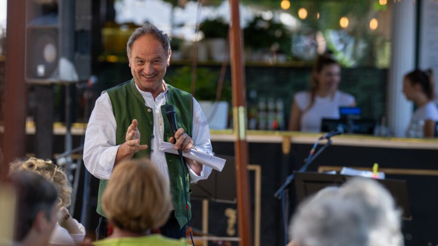 TW24 SO Rudelsingen Pfarrer Rainer Maria Schießler C Foto Alexander Scharf