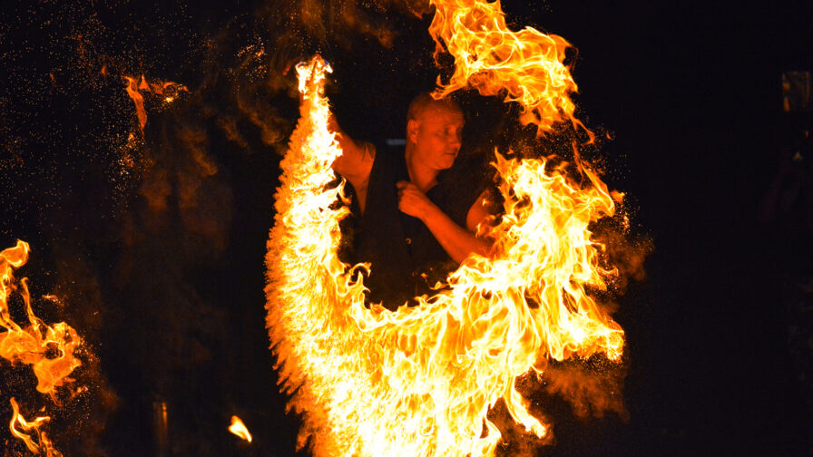 Tw.Wi25.Faszination.Feuershow Feuershowplatz Foto DerBlitzdings(Volker Schlott)