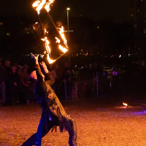 Tw.Wi25.Henry.Benavides Feuershowplatz Foto F. Häusler