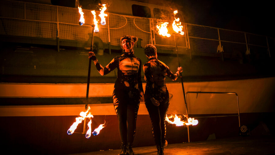 Tw.Wi25.Liquid.Flames Feuershowplatz Foto Michelle.Schulz