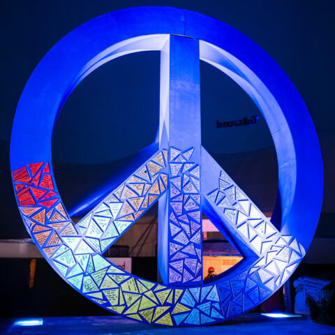 Tollwood Winterfestival 2025 | Peace-Zeichen