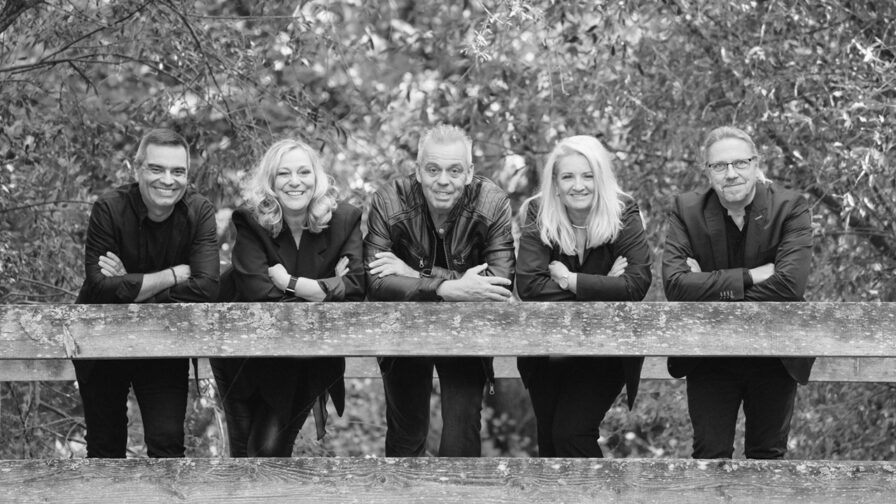 Tollwood Live Musik Andechser Zelt 17.7. BudnCellar C Manuel Kasimir