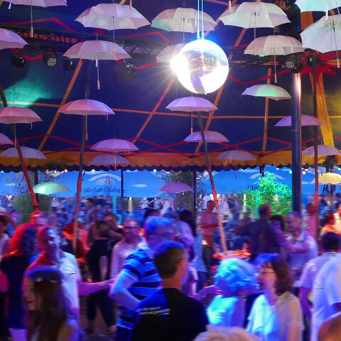 Modern Jive Half Moon Bar Tollwood Muenchen