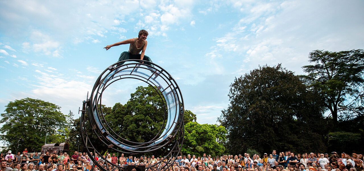 RUE GIRATOIRE Amphitheater Tollwood So26 Foto Kalimba2 BUEHNE