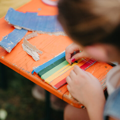 Tape Art Workshop Kinderzelt Tollwood Muenchen Foto Ingmar Wein