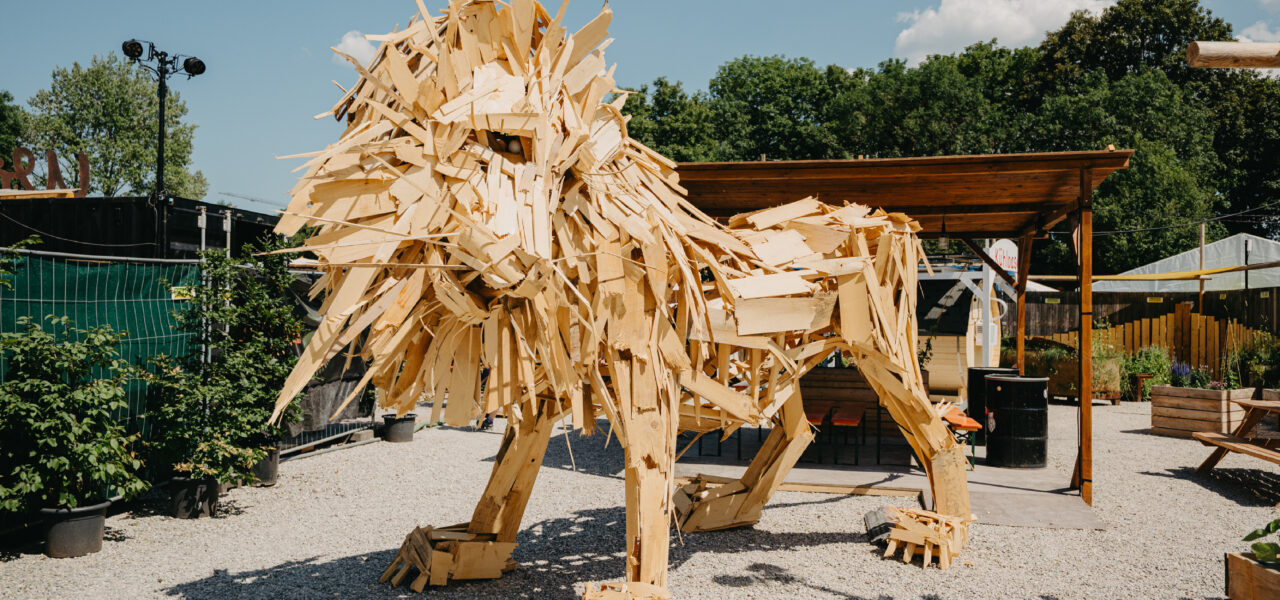Löwenskulptur
